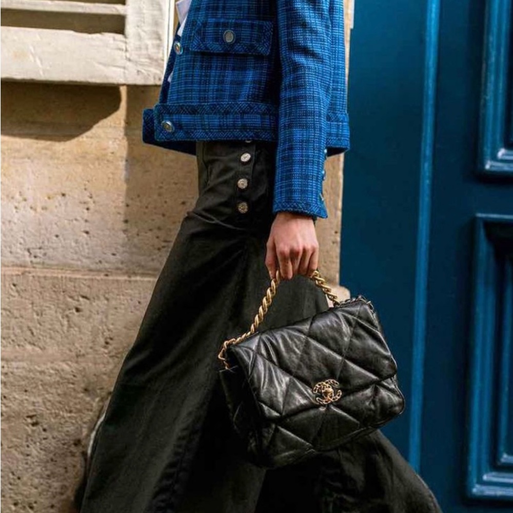 Sold Chanel 19 Black Goatskin Medium Bag - Picture 3 of 15